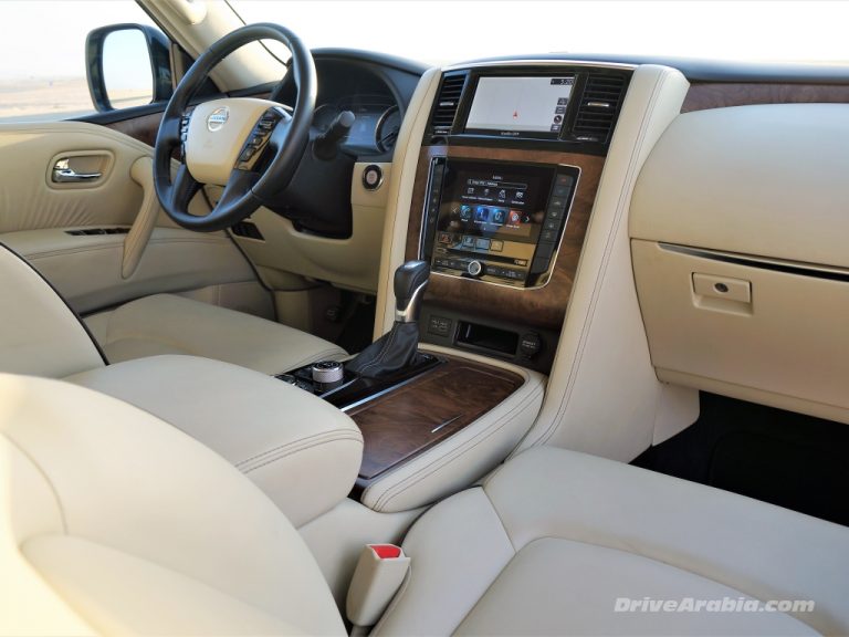 rent-nissan-patrol-in-dubai-inside-768×576